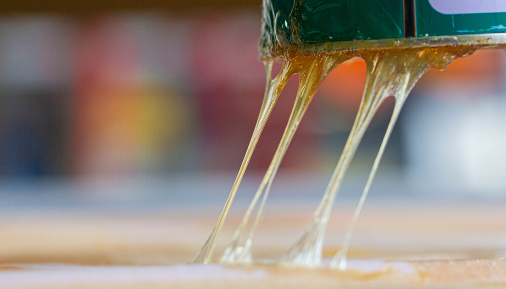 Japon Yapıştırıcısı Vücudun Hassas Yerlerinden Nasıl Çıkar?